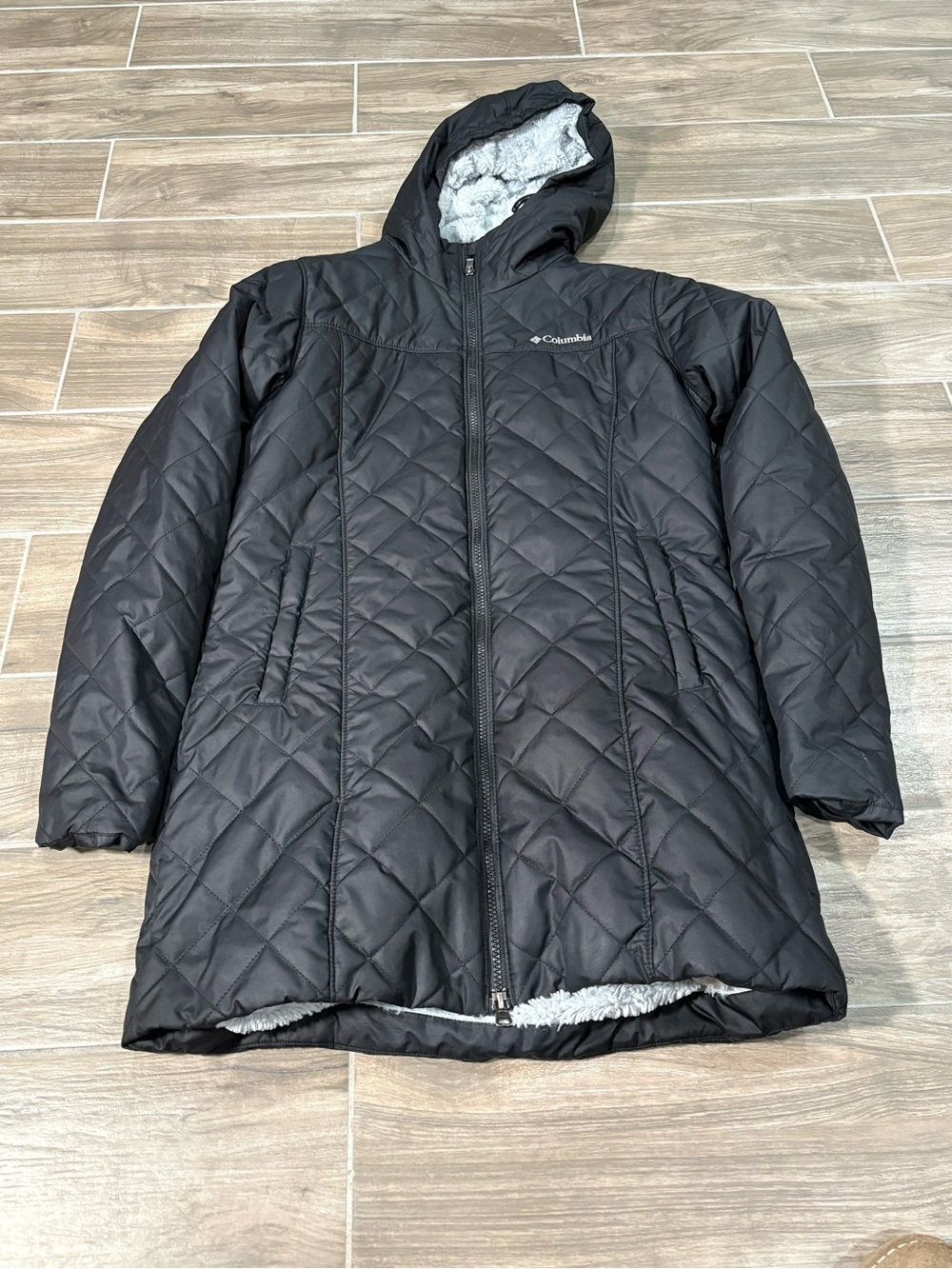 Women’s Medium Columbia Sherpa Lined Jacket Hood Long Parka Puff Winter